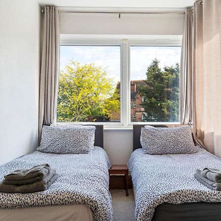 Modern 2 Bedroom Apartment In Mitcham, London Luaran gambar