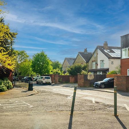 Modern 2 Bedroom Apartment In Mitcham, London Luaran gambar