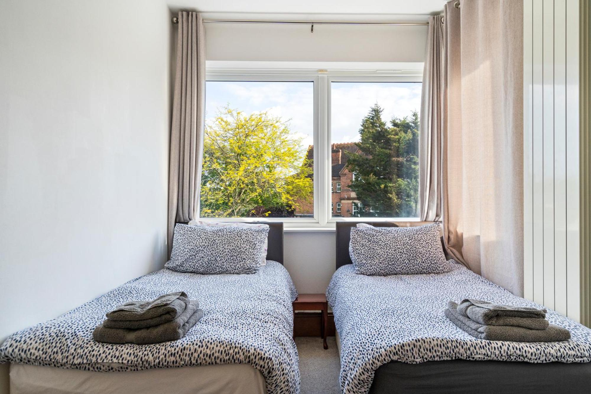 Modern 2 Bedroom Apartment In Mitcham, London Luaran gambar