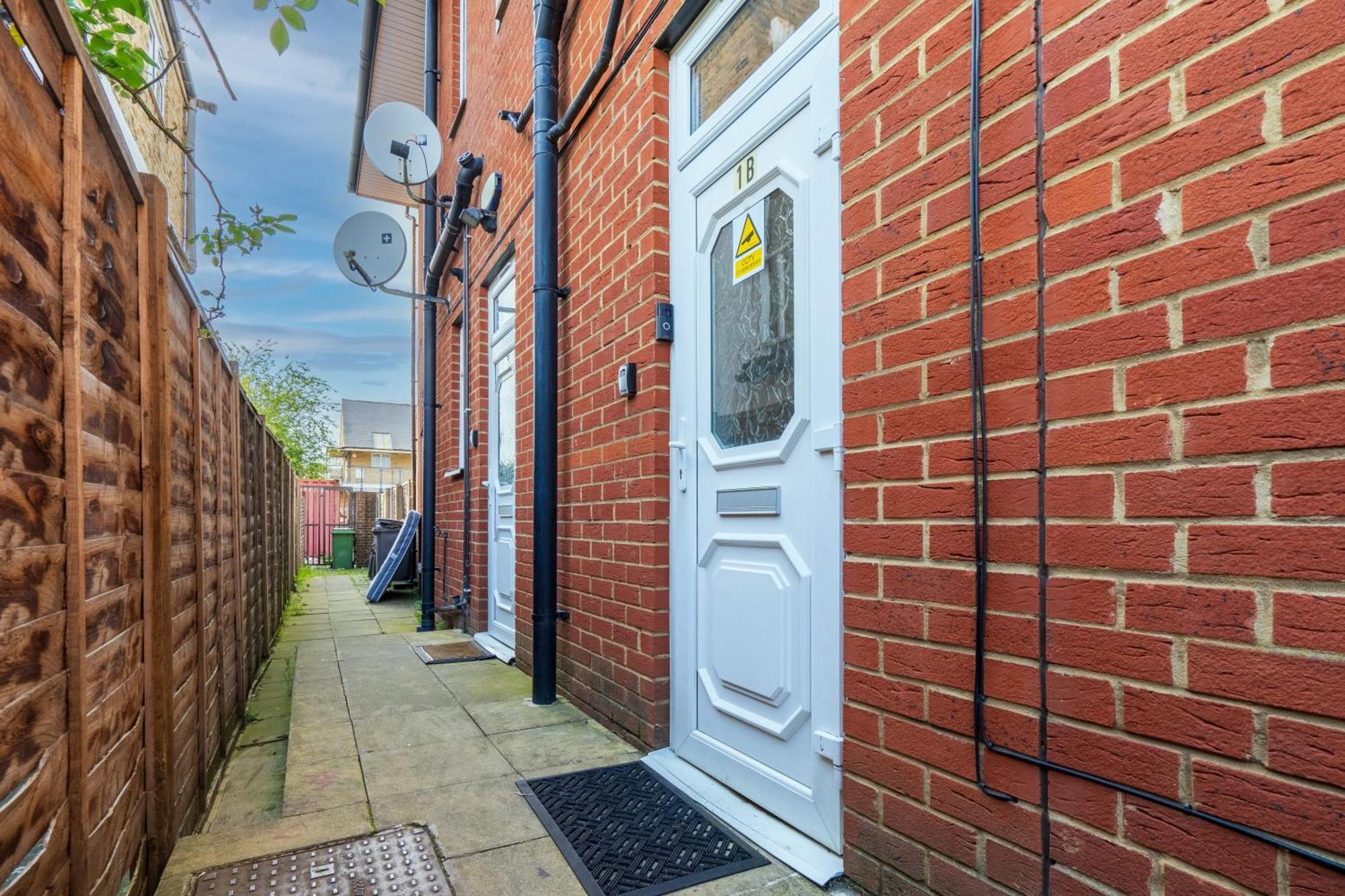 Modern 2 Bedroom Apartment In Mitcham, London Luaran gambar