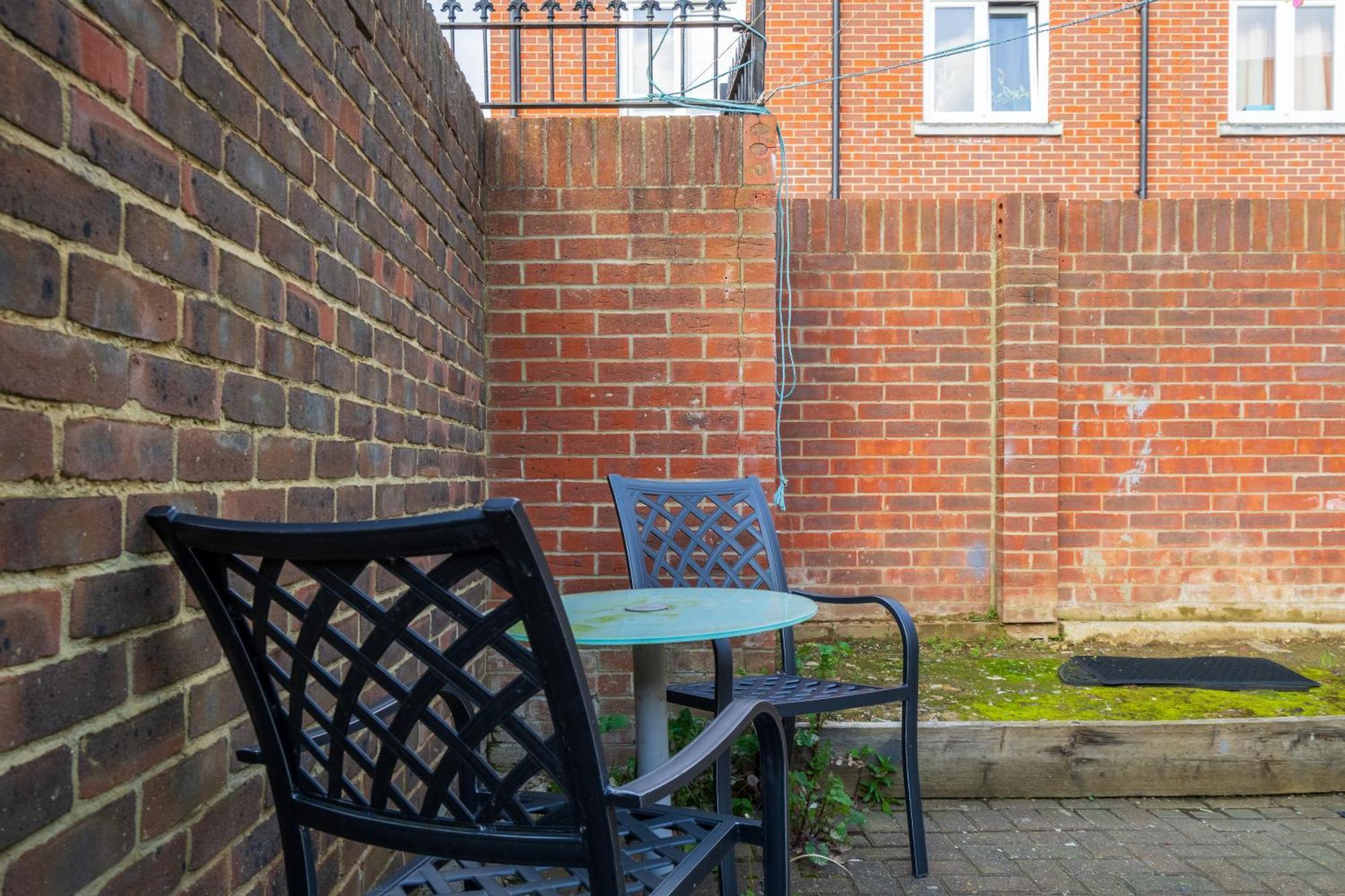 Modern 2 Bedroom Apartment In Mitcham, London Luaran gambar