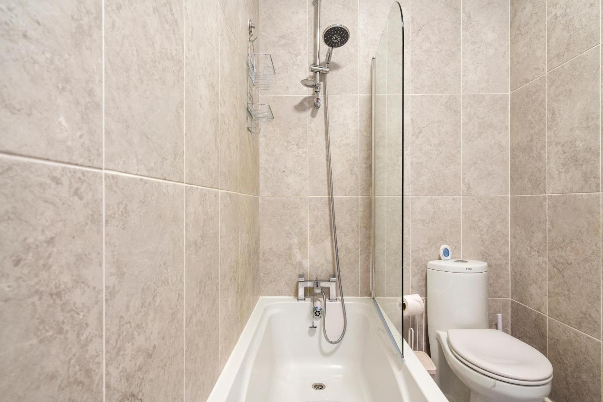 Modern 2 Bedroom Apartment In Mitcham, London Luaran gambar
